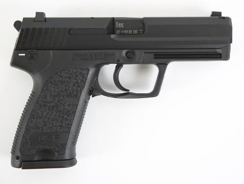 Heckler & Koch H&K USP V1 40 S&W 4.25" 13+1 (2) Black Blued Steel Slide Black Interchangeable Backstrap Grip - 13+1 Rounds